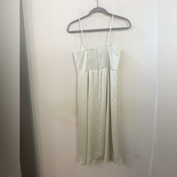 Aritzia Wilfred glaze satin dress‎ 2 - Picture 6 of 6